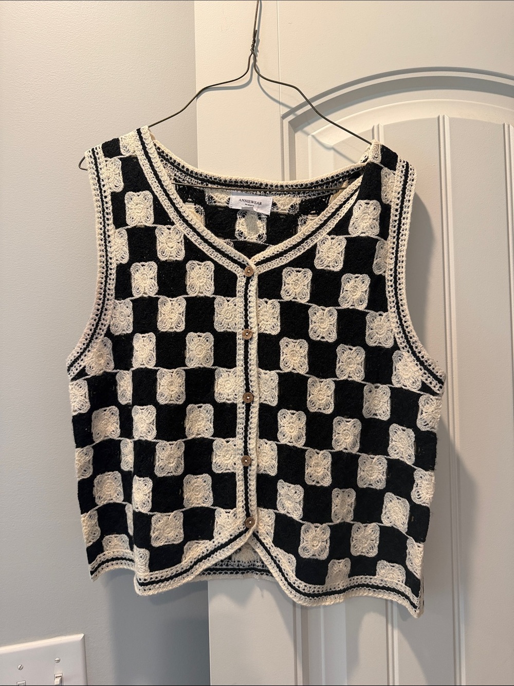 Crochet Checkered Knit Vest in Black & Cream